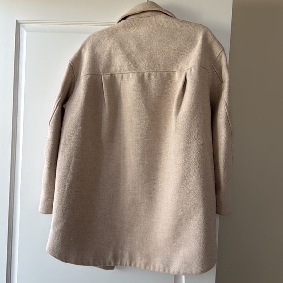 H&M oversized textured shacket - size XS but definitely oversized - gently used - Picture 2 of 5